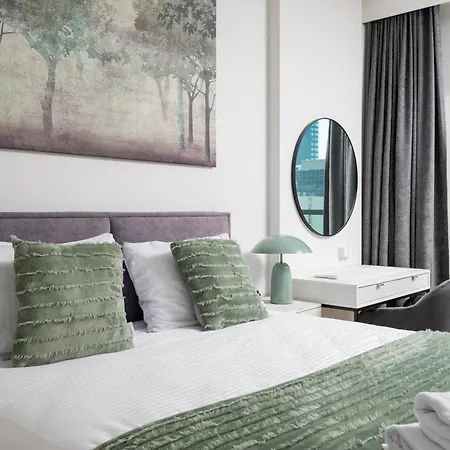 Grzybowska View By Bookinghost * Varsovie