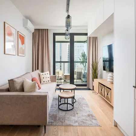 Grzybowska View By Bookinghost * Varsovie