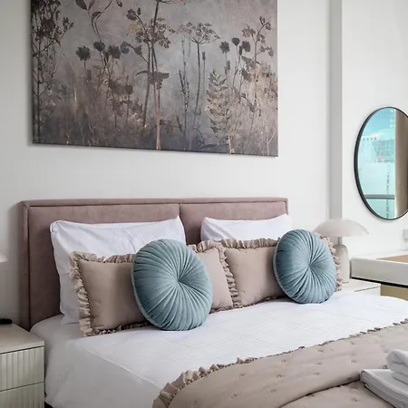 Grzybowska View By Bookinghost * Varsovie