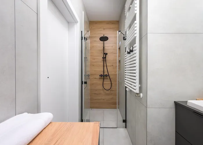 Grzybowska View By Bookinghost Varsó