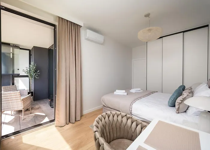 Grzybowska View By Bookinghost * Varsó