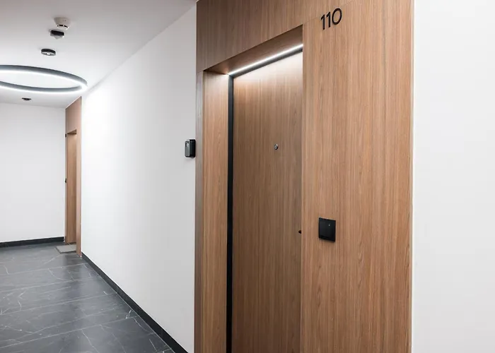 Grzybowska View By Bookinghost Apartman