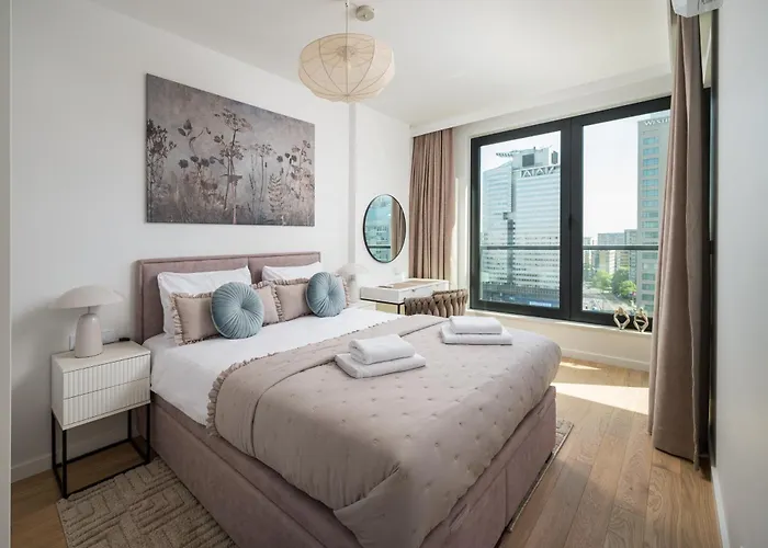 Grzybowska View By Bookinghost Apartman