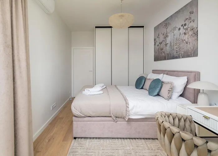 Grzybowska View By Bookinghost Apartman